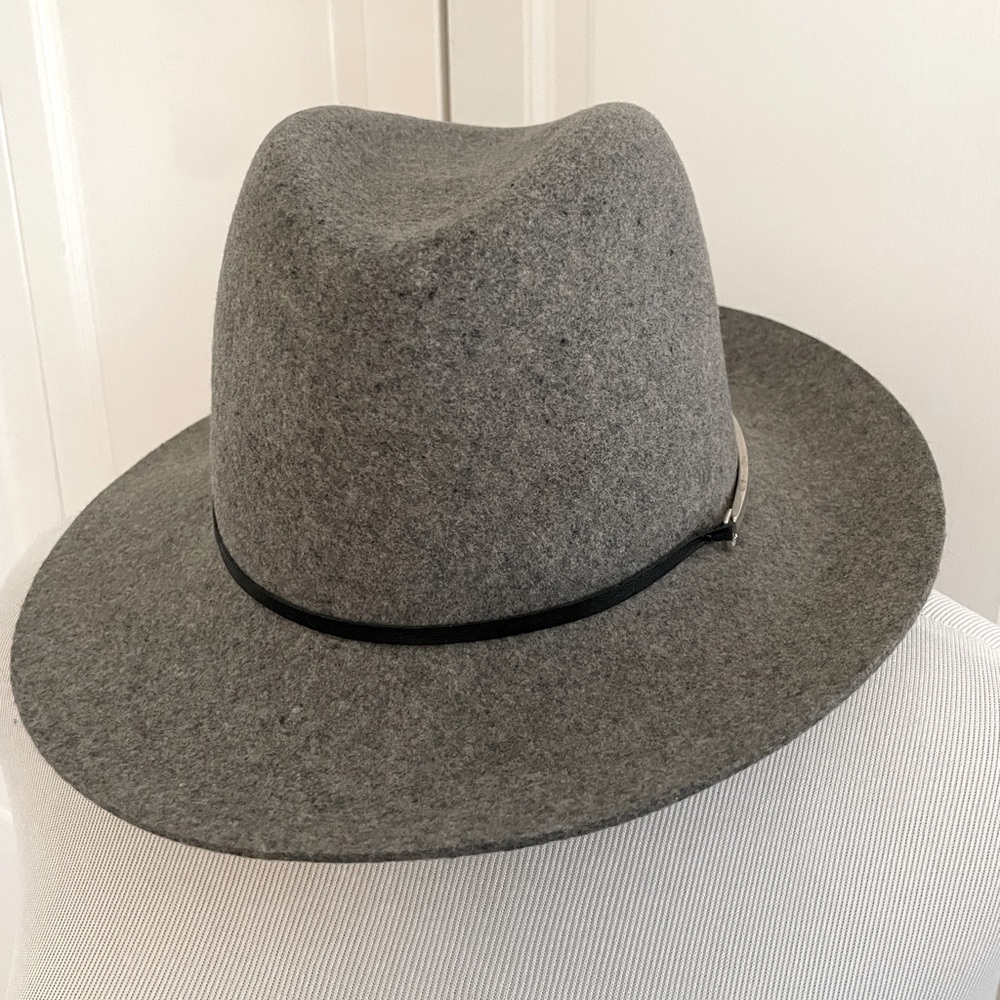 Janessa Leoné grey wool hat